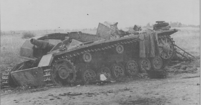 StuG III Ausf Уничтоженная советской артиллерией штурмовая пушка, район Киева, лето 1941 года.
