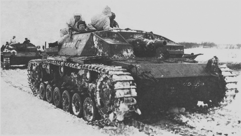 Высадка Красной Армии на трофейные самоходки StuG III Ausf. Из отдельной роты трофейных танков